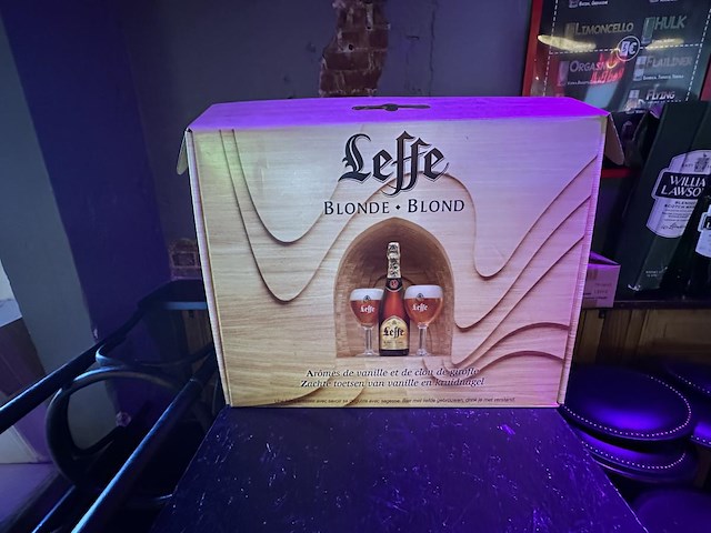 1 lot promomateriaal leffe blond - afbeelding 1 van  6