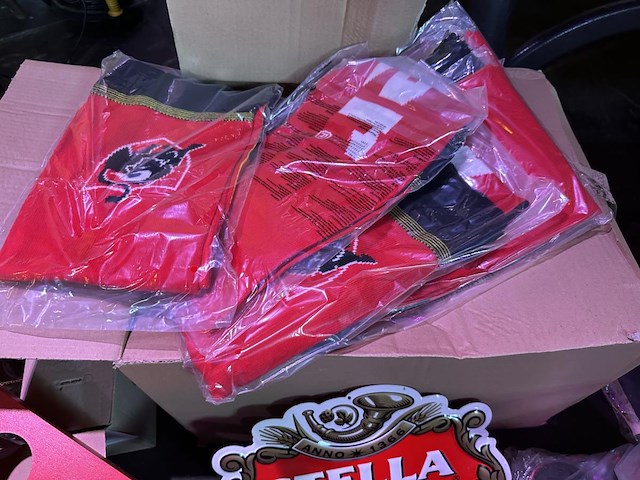 1 lot promomateriaal stella artois en jupiler - afbeelding 4 van  5