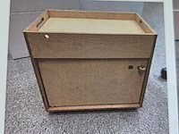 1 lot verrijdbare onderkastjes voor bureau en bureaumeubilair