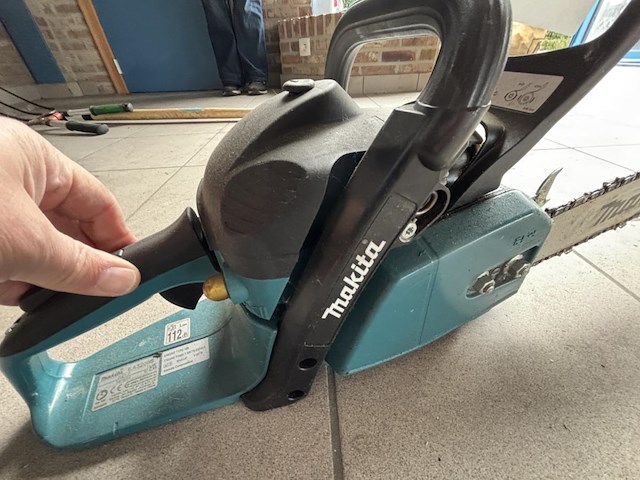1 makita kettingzaag ea32005 - afbeelding 2 van  4