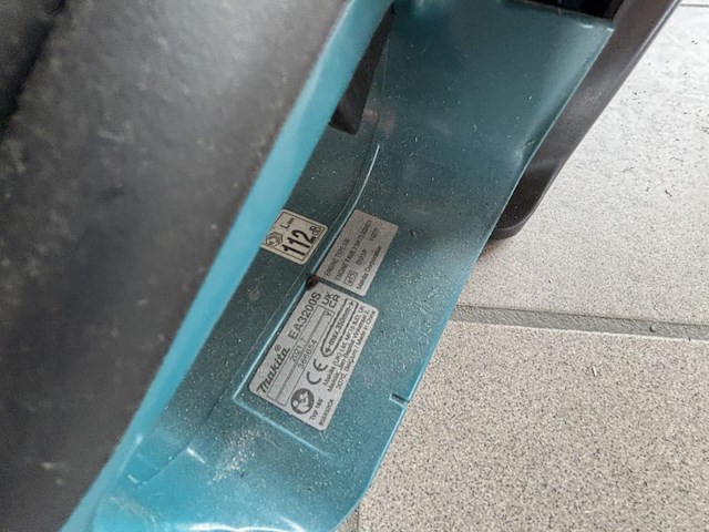 1 makita kettingzaag ea32005 - afbeelding 3 van  4