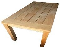 1 massief teakhouten buiten tafel met 4cm blad - afbeelding 1 van  1