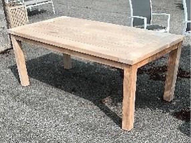 1 massief teakhouten buiten tafel met 4cm blad - afbeelding 1 van  1