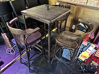1 metalen hoge tafel met vintage houten blad incl 3 houten hoge stoelen - afbeelding 1 van  2