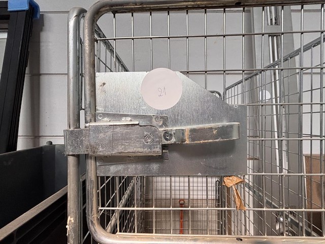 1 metalen postkar - afbeelding 2 van  3