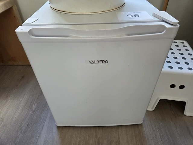 1 mini ijskast valberg - afbeelding 1 van  3