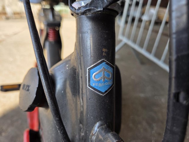 1 motorfiets piaggio - afbeelding 3 van  8