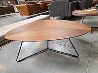 1 notenhouten salontafel organische vorm - afbeelding 1 van  5