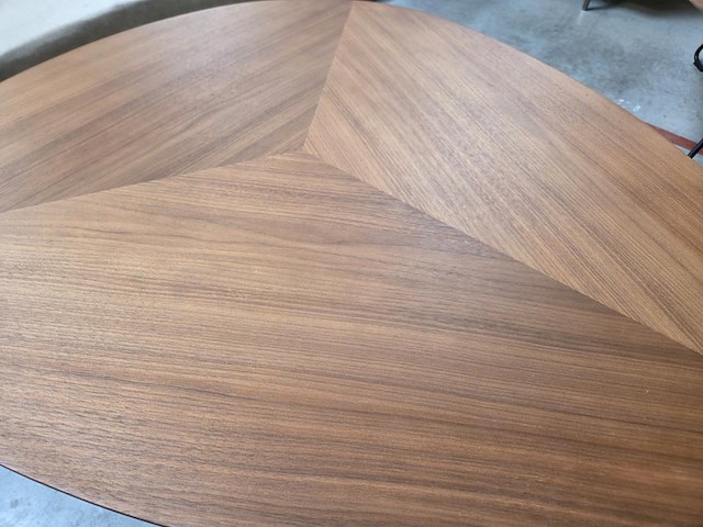 1 notenhouten salontafel organische vorm - afbeelding 5 van  5