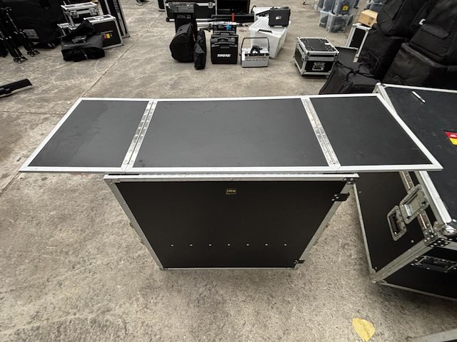1 opklapbare dj tafel img stageline - afbeelding 2 van  3
