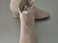 1 paar lamica enkellaars beige, maat 40