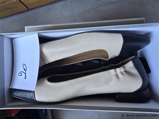 1 paar pedro miralles beige zwart, maat 40 - afbeelding 2 van  2