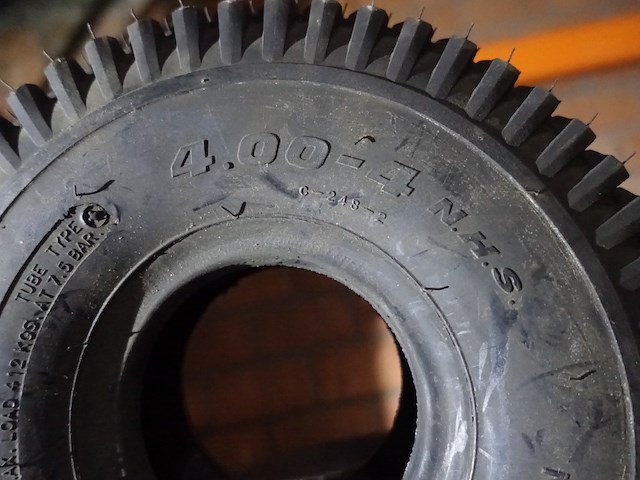 1 paar voorwielen voor zitmaaier - afbeelding 10 van  10