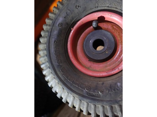 1 paar voorwielen voor zitmaaier - afbeelding 8 van  8