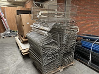 1 pallet alu manden - afbeelding 1 van  2