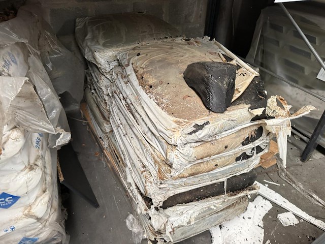 1 pallet asfalt - afbeelding 1 van  3