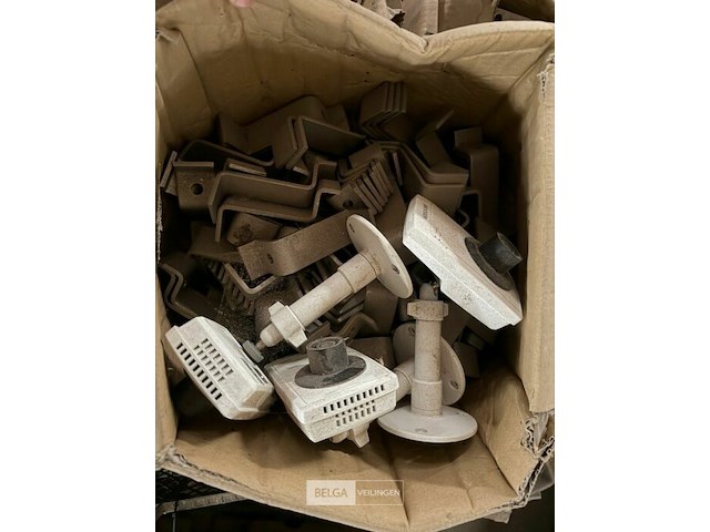 1 pallet bevestigingsmateriaal - afbeelding 4 van  5