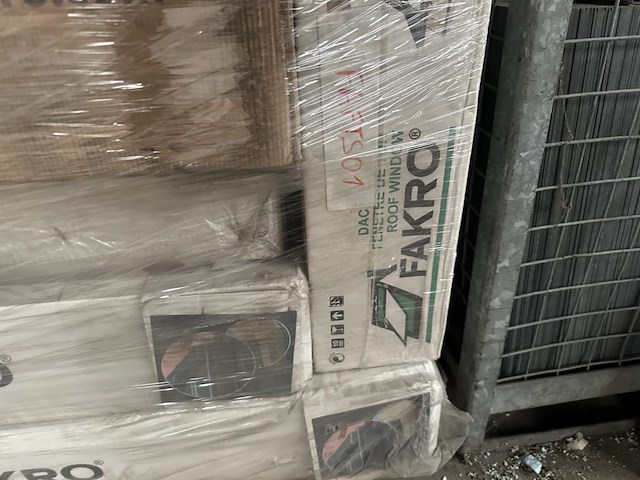 1 pallet dakramen fakro - afbeelding 5 van  6