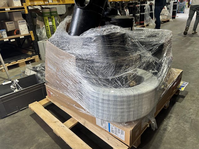 1 pallet div koppelstukken - afbeelding 1 van  6