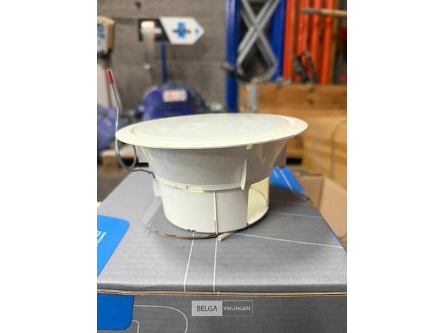 1 pallet divers electro1 pallet divers electro, o.a. verlichting, kabelbuizen, kabelhouders, etc... - afbeelding 6 van  9