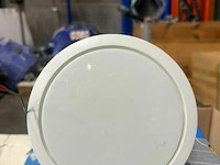 1 pallet divers electro1 pallet divers electro, o.a. verlichting, kabelbuizen, kabelhouders, etc... - afbeelding 7 van  9