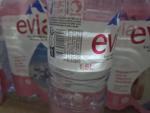 1 pallet evian 1,5l - afbeelding 4 van  5