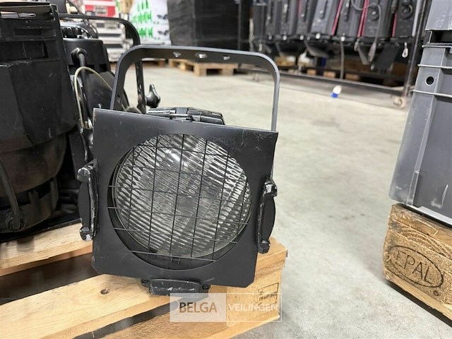 1 pallet fourbaar etc lampen met glas - afbeelding 4 van  7