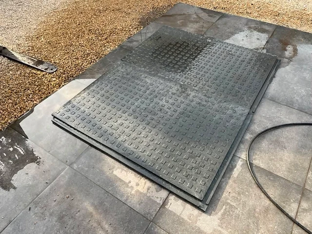 1 pallet rubberen tegels 120x80cm - afbeelding 2 van  4
