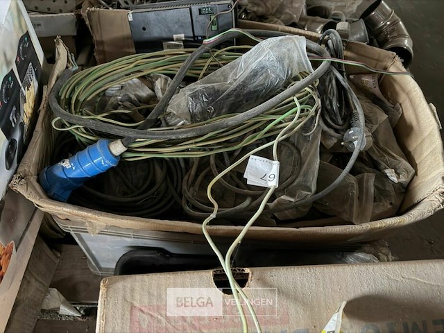 1 pallet sanitair + bevestigingsmateriaal - afbeelding 4 van  6