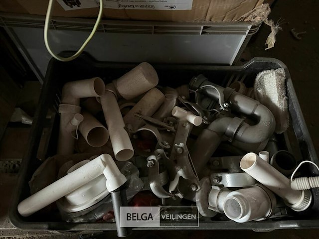 1 pallet sanitair + bevestigingsmateriaal - afbeelding 6 van  6