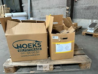 1 pallet sanitaire benodigdheden - afbeelding 1 van  6
