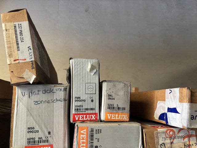 1 pallet velux divers - afbeelding 5 van  5