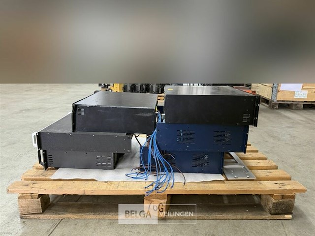 1 pallet versterkers + controle panelen - afbeelding 4 van  6