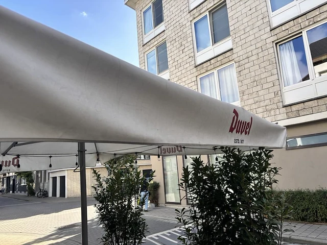 1 parasol getekend duvel - afbeelding 3 van  4