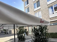 1 parasol getekend duvel - afbeelding 3 van  4