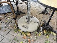 1 parasol getekend duvel - afbeelding 4 van  4