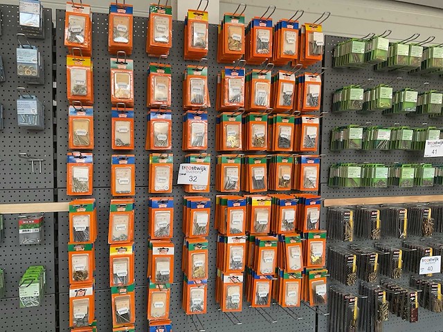 1 partij bevestigingsmaterialen - afbeelding 1 van  14