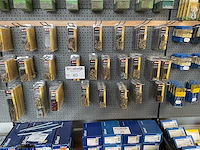 1 partij bevestigingsmaterialen - afbeelding 1 van  8