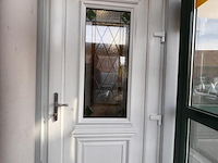 1 pvc voordeur met houtstructuur en glazen paneel frager - afbeelding 6 van  7