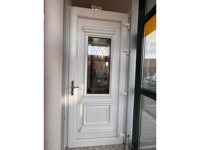 1 pvc voordeur met houtstructuur en glazen paneel frager - afbeelding 6 van  7
