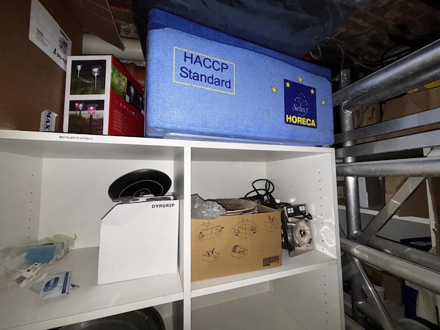 1 restinhoud kelder - afbeelding 2 van  18