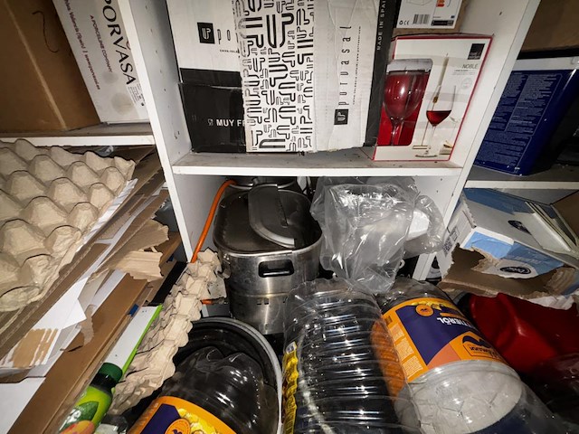 1 restinhoud kelder - afbeelding 8 van  18