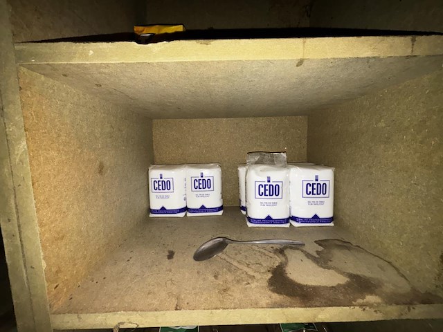 1 restinhoud kelder - afbeelding 10 van  18