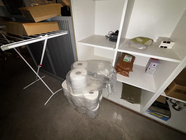 1 restinhoud kelder - afbeelding 14 van  18