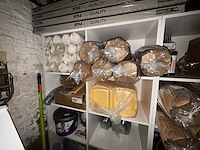 1 restinhoud kelder - afbeelding 16 van  18