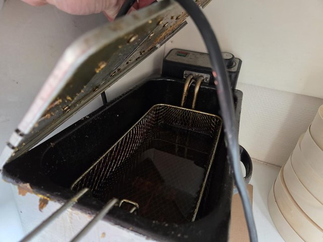 1 rvs friteuse - afbeelding 3 van  3