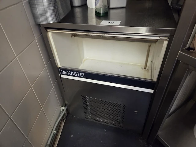 1 rvs ijsblokjesmachine kastel - afbeelding 2 van  3