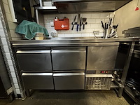 1 rvs koelwerktafel vv 4 lades