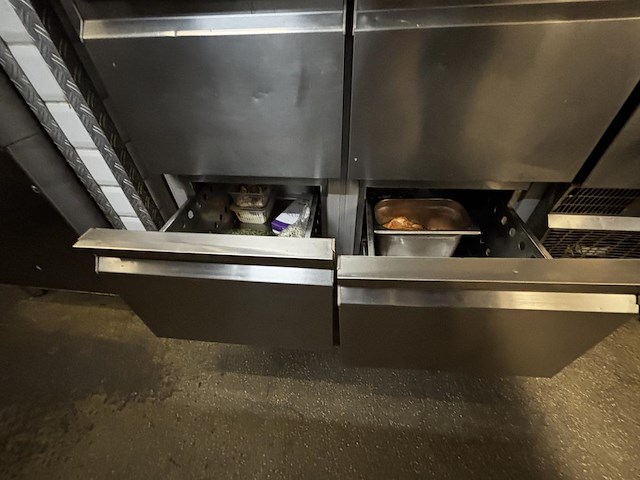 1 rvs koelwerktafel vv 4 lades - afbeelding 5 van  7