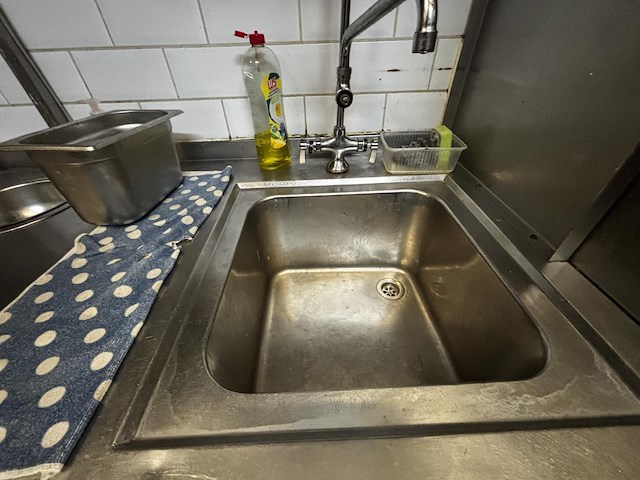 1 rvs spoelbak vv handgreepkraan - afbeelding 2 van  5